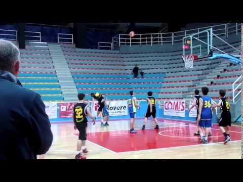 Stefano Ciavarella nel tempio del basket di Pesaro: VECCHIO PALAS