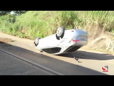 Reportagem completa: Veículo que capotou na MG-425 havia sido furtado no Centro de Caratinga