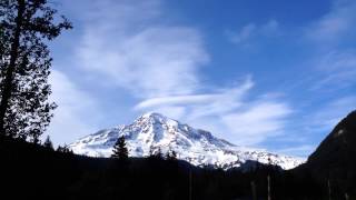 preview picture of video 'Late Spring Mount Rainier Cloudscapes'
