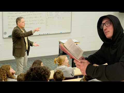 El profesor llama al estudiante callado…y responde en latín fluido