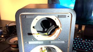 Video thumbnail for Polk Signature Elite ES15 Bookshelf Speaker Disassembled by Hurin's Geekery Unlimited
