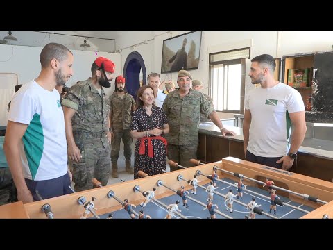 La Ministra de Defensa visita el Peñón de Vélez de la Gomera