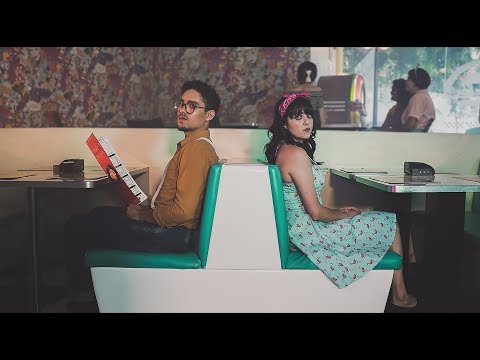 Mesa Pra Dois - Flávia Felicio