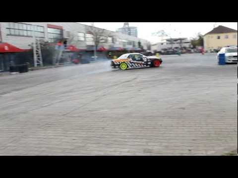 2012 04 01 Gymkhana Hungexpo  Zacc vs Mester.(Hopkins)Döntő. Mester Drift Team.