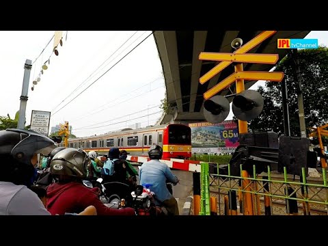 Yang TERLUPAKAN - Perlintasan Kereta Api KRL Jakarta | Palang Pintu 4 Model Alkmaar