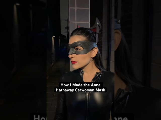 Vídeo relacionado con WOLFSDN Máscara cosplay de perro de cara completa hecha a mano | Accesorios de disfraces para Halloween | Máscara gótica creativa de murciélago | Máscara de Catwoman | Cosplay DC Comics