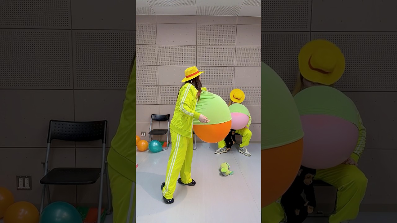 いらないサカナクション 巨大風船服の中で膨らませて踊ってみた7 Balloon Popping Dance challenge  #いらない #サカナクション  #shorts