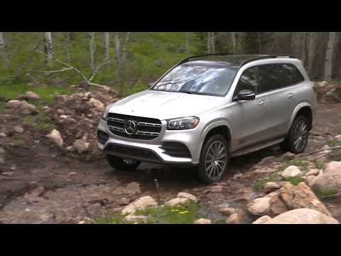 Mercedes-Benz GLS 580 4MATIC in Irridium silver Driving Video