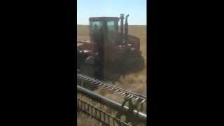 preview picture of video 'Unloading into the Grain Cart'