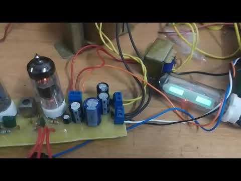 6A2(6BE6),6K4(6BA6),6J3(6AG5),6E2(EM87) tube radio with Transistor IFT and magic eye