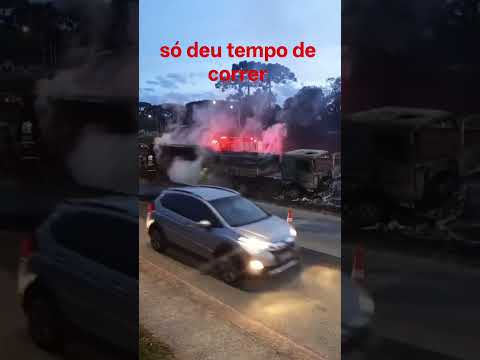 caminhão pega fogo em São José dos Pinhais Paraná