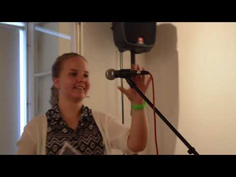 Amadeja Pipan bere "Tebi, Slovencelj" Klavdije Volf