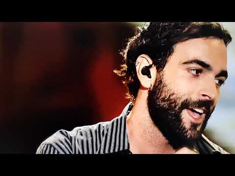 Marco Mengoni feat Adriano Celentano live "si è  spento il sole"
