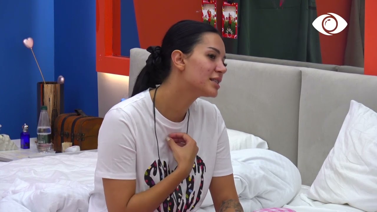 Pse je kaq i distancuar/ Efi diskuton me Luizin