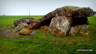preview picture of video 'Découvrez le plus grand dolmen du Berry: la pierre levéee à Liniez'