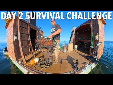 Catching Food Across The Sea  Day 2 of 7 days  Waterworld Survival Challenge Season 3