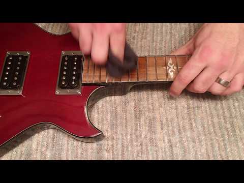 How to Polish the Fretboard of a Guitar