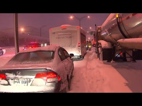Drivers stuck on Montreal highway 13 for hours