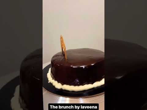 Eggless chocolate glaze cake! 🤎 #chocolateglazecake #chocolatecake #chocolate #glaze #eggless