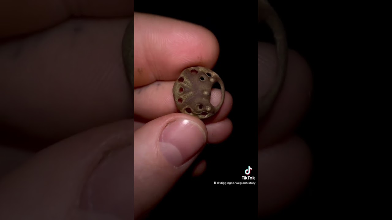 Guess the artefact #minelab #metaldetecting #minelabdetexpert #finds #boom #old #artefacts #guess