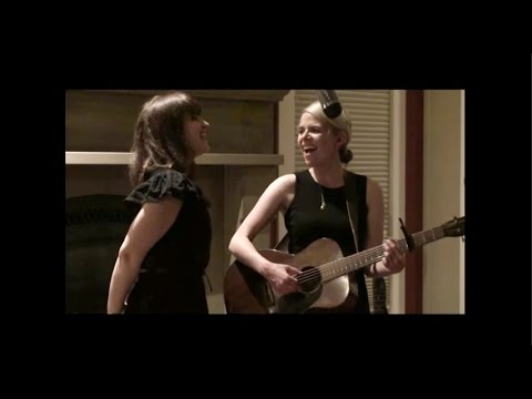 Aoife O'Donovan and Kristin Andreassen performing Aoife's "Red and White