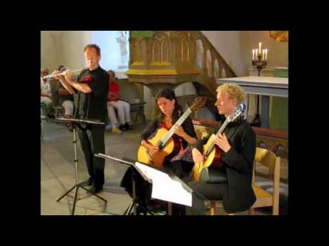 Trio Vivaldi performs the Autumn from Vivaldi's fours seasons