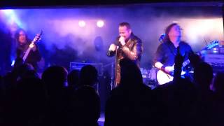 A Night of Metal (feat Tim &#39;Ripper&#39; Owens) - Walk/Children of the Sea (Live in Montreal)