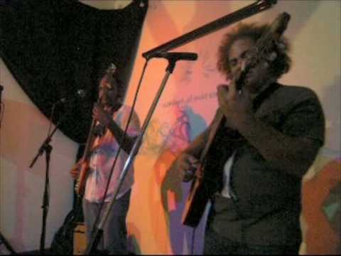 Descemer Bueno y Kelvis Ochoa "Que yo no haría"