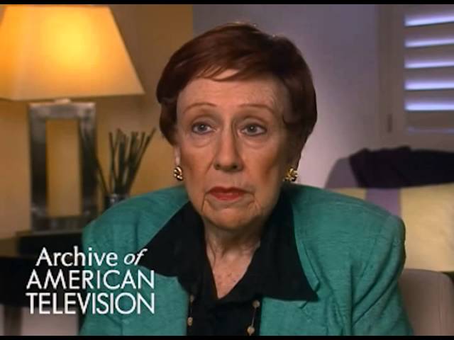 Jean Stapleton discusses getting cast on "All in the Family" - EMMYTVLEGENDS.ORG