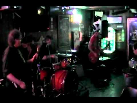 THE GREEN MANTLES - DEVIL GIRL, Babylon Sports Bar, Metairie, LA. 3-2011