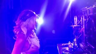 Tigerlily suona Sportswear della DARK POLO GANG