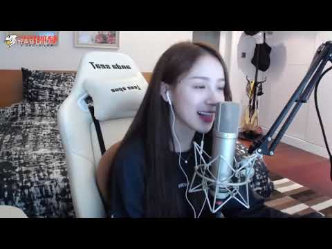 周二珂Chloe♥首次翻唱《一百万个可能》！云空的泪一如冰凌结晶了成雪花垂