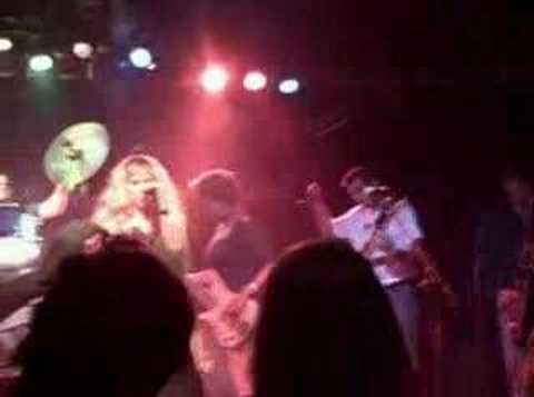 Poppies In Springtime - The Weenies feat Missy on vocals