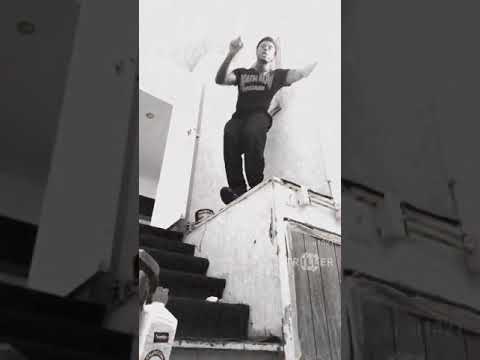 JOHNNY GO CRAZY -Way up