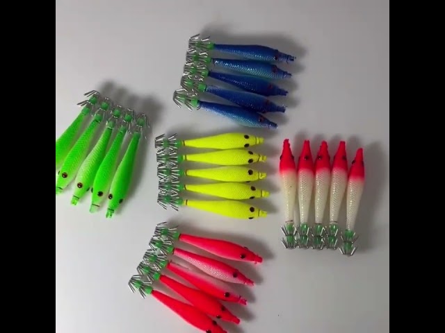Vídeo relacionado con 5pcs Señuelos de Pesca Luminous Squid Squid Jig Hooks Pesca de Calamar señuelos de Pesca señuelo Cebo