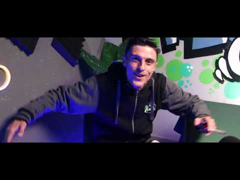 CARLYTOS VELA - OLD TRAFFORD [VA POR TI] (One Shot)