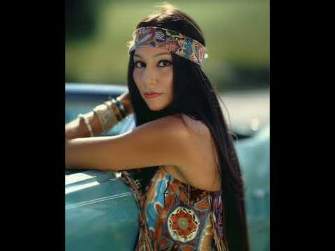 Creep (Radiohead cover Karen Souza
                    style) by
                    Abbacat