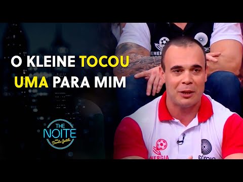 O guitarrista fez coisas proibidas quando participou do Estádio 97 | The Noite (12/09/22)