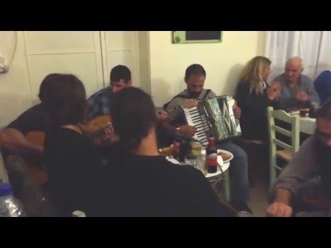 Greek live music in Ikaria - Ικαριώτικο γλέντι με τη Ραχιώτικη Κομπανία