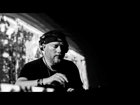 Paolo Mojo vs. Michael Jackson - 1983 Thriller (EPIC Halloween Mashup)