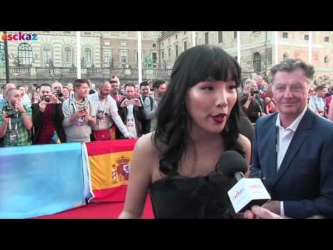 ESCKAZ in Stockholm: Dami Im (Australia) sings on the Red Carpet