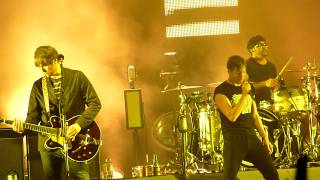 Kaiser Chiefs - Falling Awake (Live at O2 13/02/2015)