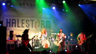 Download lagu Halestorm New Year's Eve Concert- Bad Romance (Lady Gaga cover) mp3