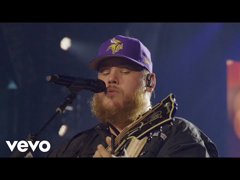 Luke Combs - Fast Car on Spotify Charts