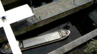 preview picture of video 'Madurodam miniature city, boat locks'