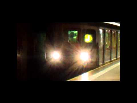 BMT Jamaica Line: R32-R42 J/Z Train Action@Jamaica Center