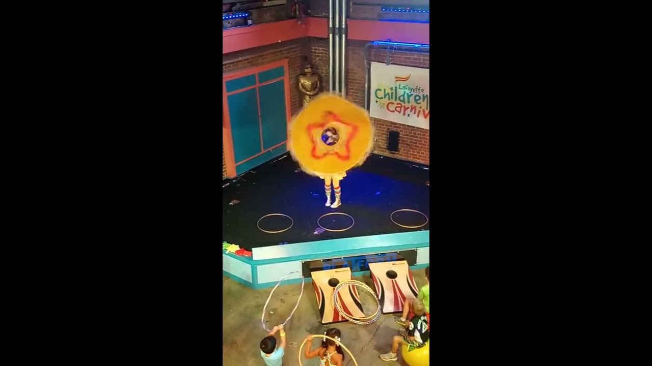 Hire The Amazing Bacon Performance Arts Stilt Walker in Baton Rouge