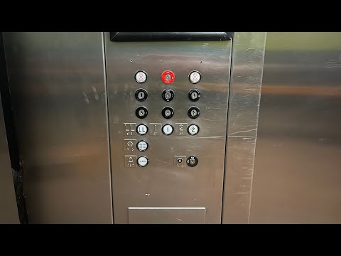 MASSIVE Dover Oildraulic Elevator at Kentucky Derby Museum, Louisville, KY