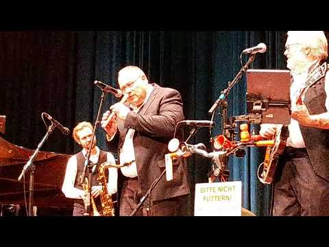 Very Old Stoariegler Dixieband mit Nasenflöten-Bär