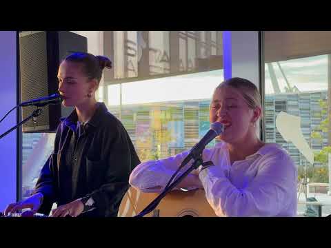 Ella Tepponen ja Stella Christine - Feeling Good